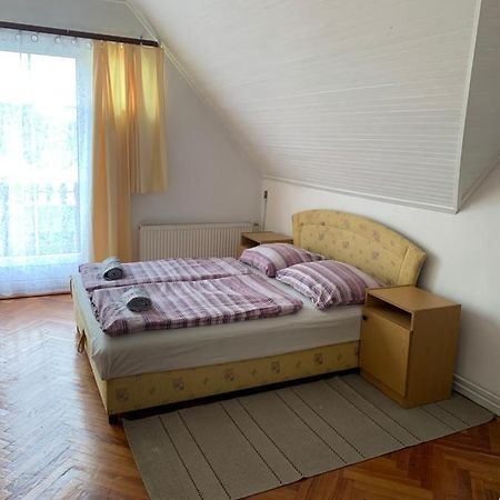 דירות בלטונללה Kriszta Apartmanhaz מראה חיצוני תמונה