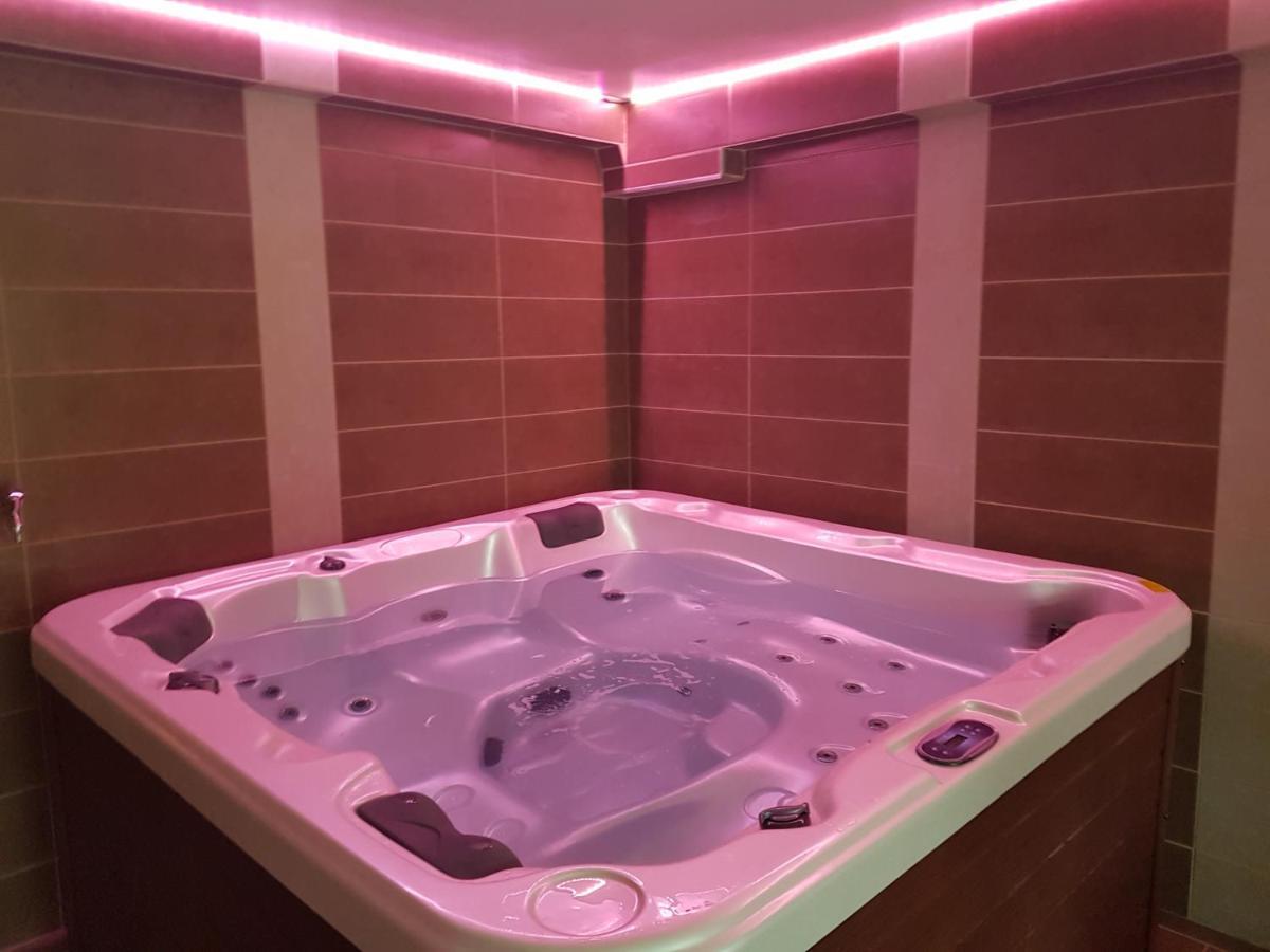 דירות בלטונללה Kriszta Apartmanhaz מראה חיצוני תמונה