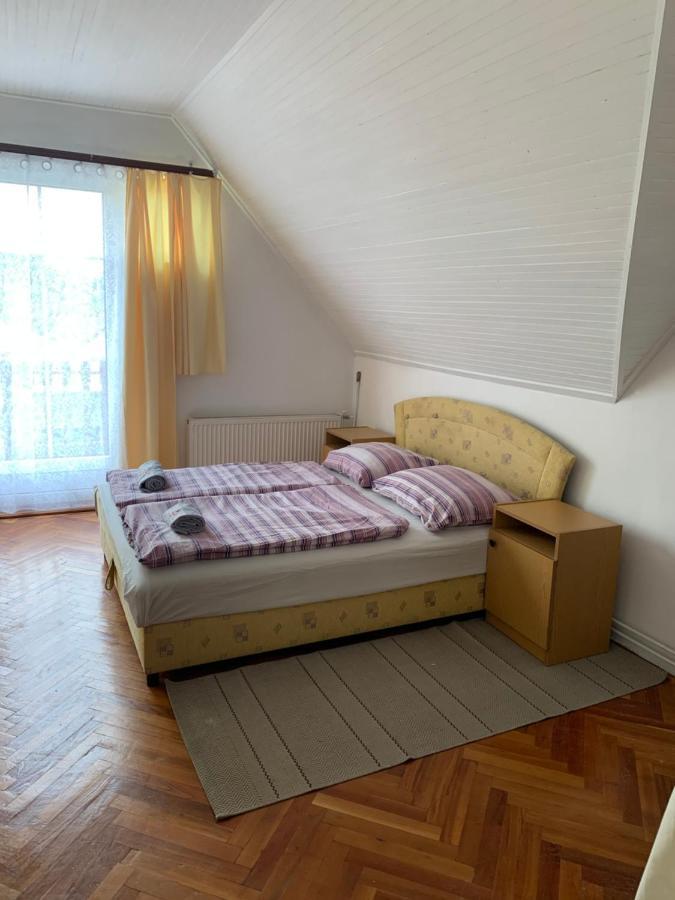 דירות בלטונללה Kriszta Apartmanhaz מראה חיצוני תמונה