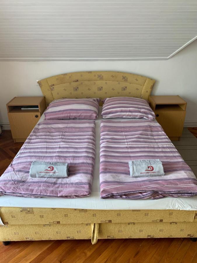 דירות בלטונללה Kriszta Apartmanhaz מראה חיצוני תמונה