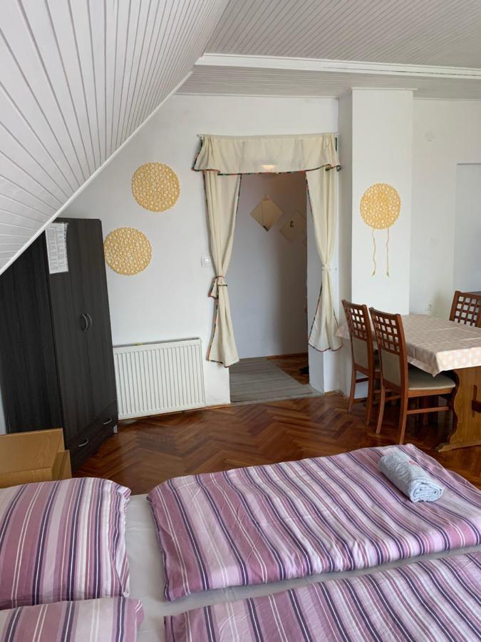 דירות בלטונללה Kriszta Apartmanhaz מראה חיצוני תמונה
