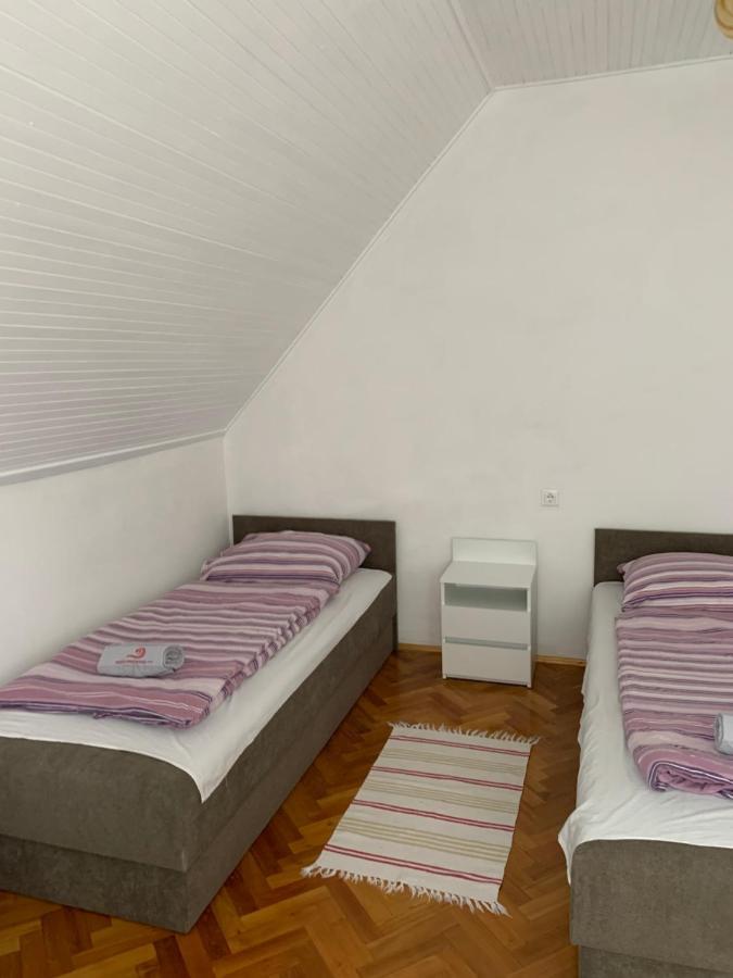 דירות בלטונללה Kriszta Apartmanhaz מראה חיצוני תמונה