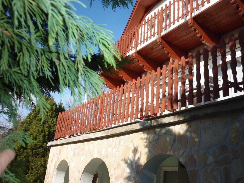 דירות בלטונללה Kriszta Apartmanhaz מראה חיצוני תמונה