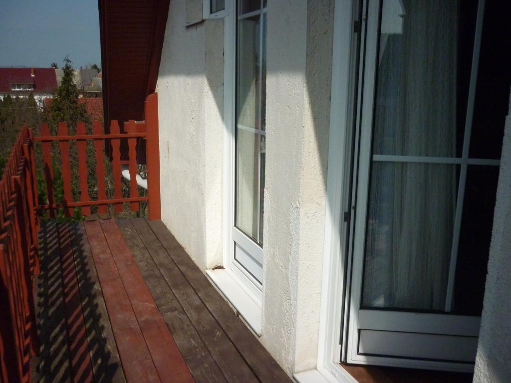 דירות בלטונללה Kriszta Apartmanhaz מראה חיצוני תמונה