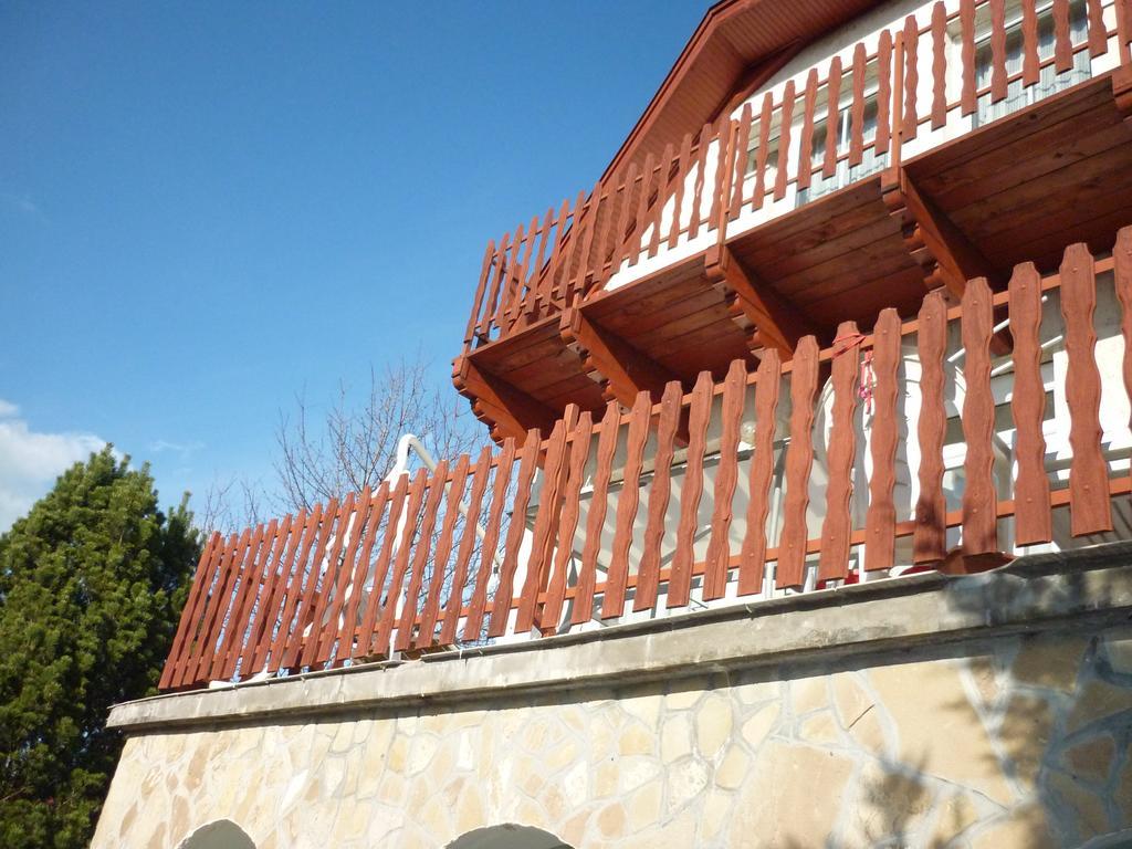 דירות בלטונללה Kriszta Apartmanhaz מראה חיצוני תמונה
