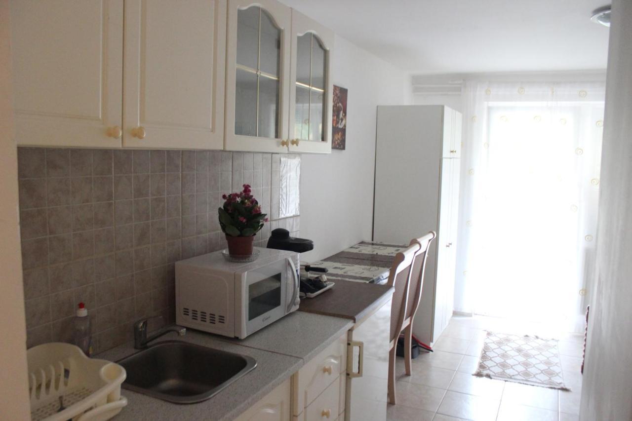 דירות בלטונללה Kriszta Apartmanhaz מראה חיצוני תמונה
